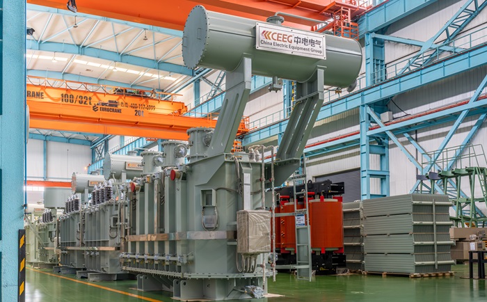 What is the function of oil in S-series oil-immersed transformers?